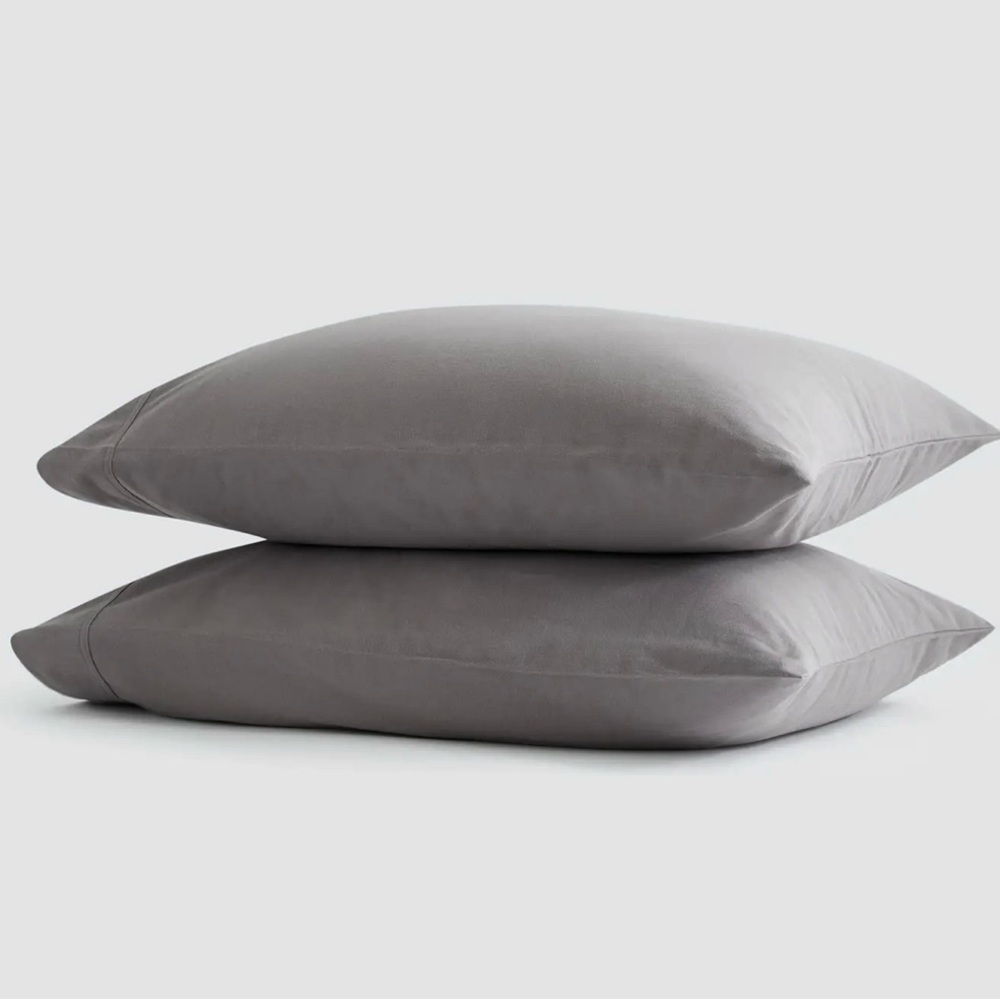NWOT Quince Luxury Organic Flannel King Pillowcase Set in Grey